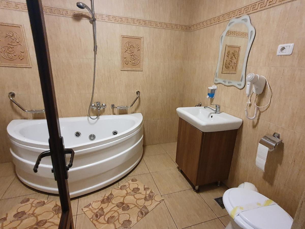 Efm Motel Брезой Экстерьер фото