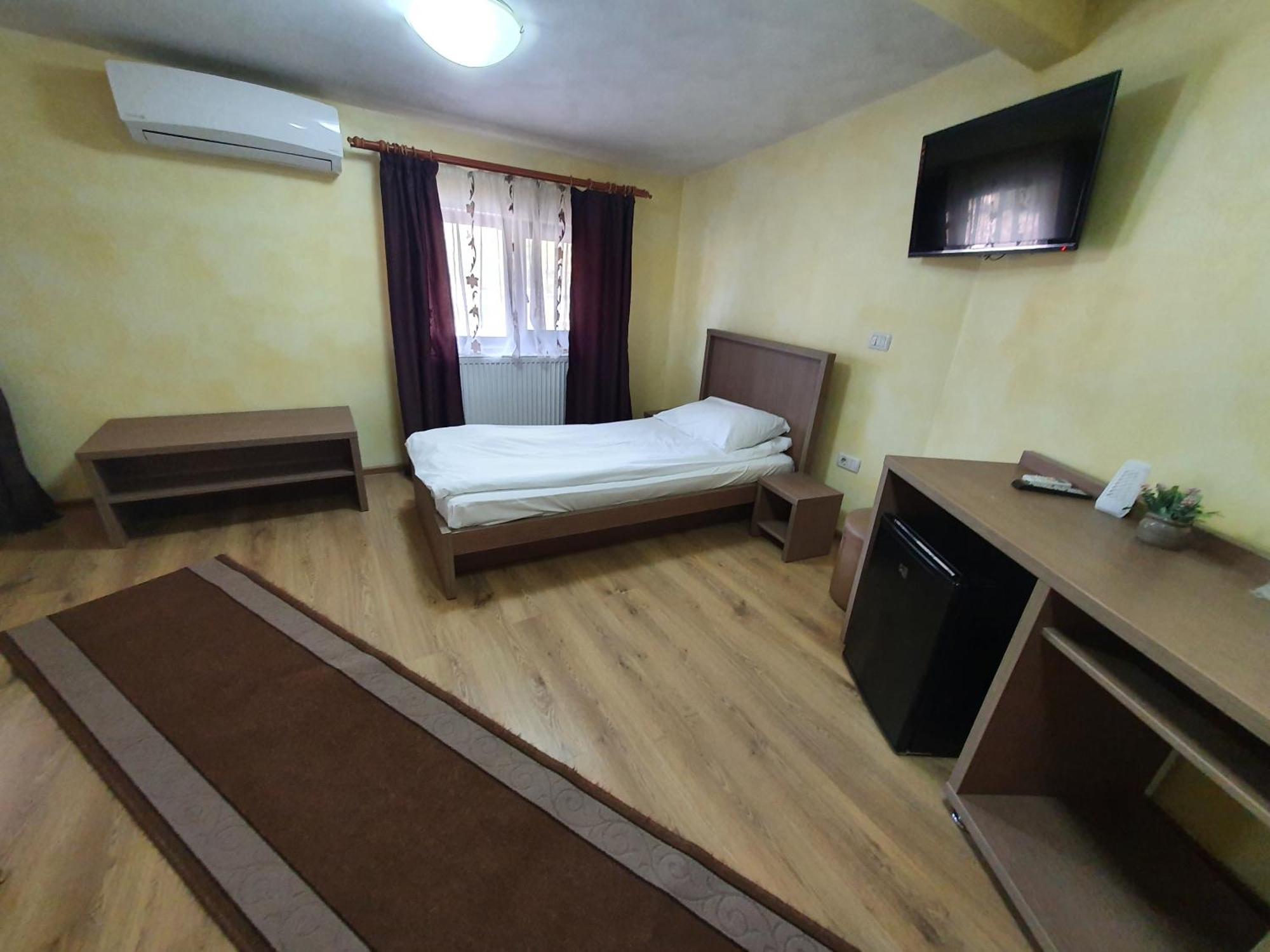 Efm Motel Брезой Номер фото