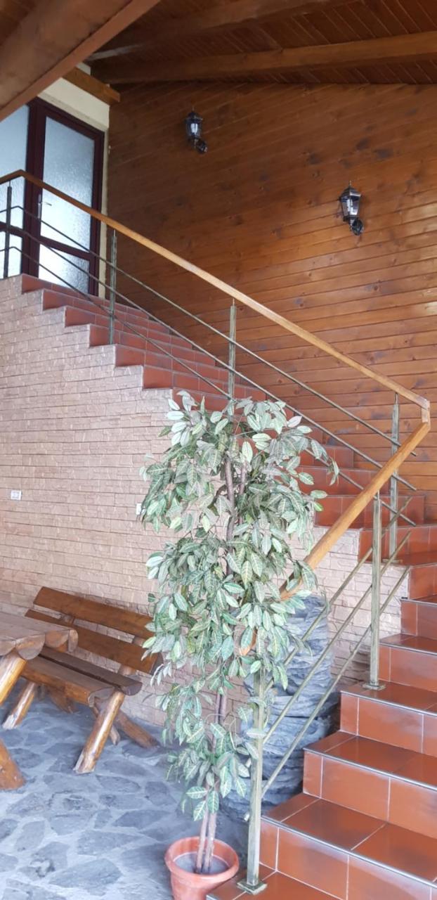 Efm Motel Брезой Экстерьер фото