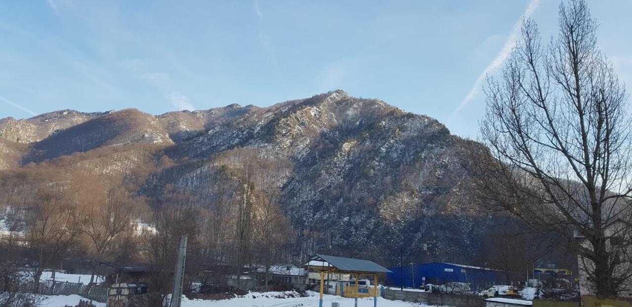 Efm Motel Брезой Экстерьер фото