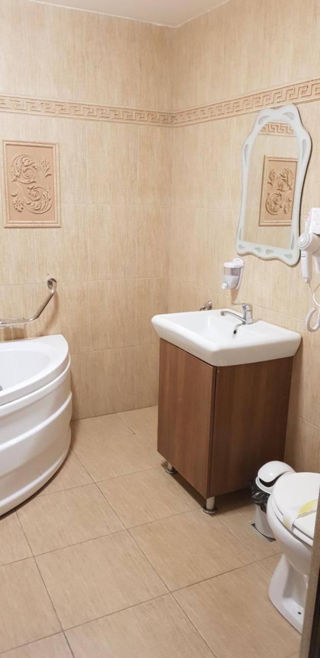 Efm Motel Брезой Экстерьер фото